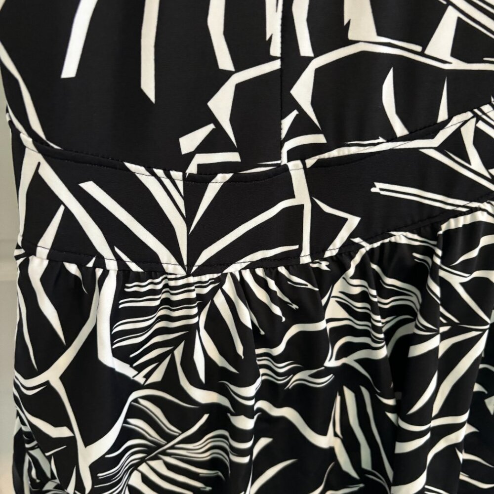Ladies Black & White zebra skirted swimsuit - Picture 6 of 9